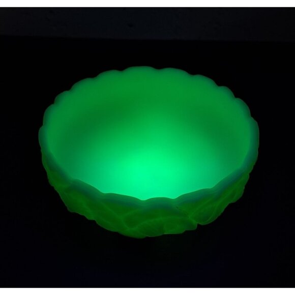 Vintage Fenton Custard Uranium Glass Footed Bowl Water Lilies Scalloped Satin - Picture 4 of 13